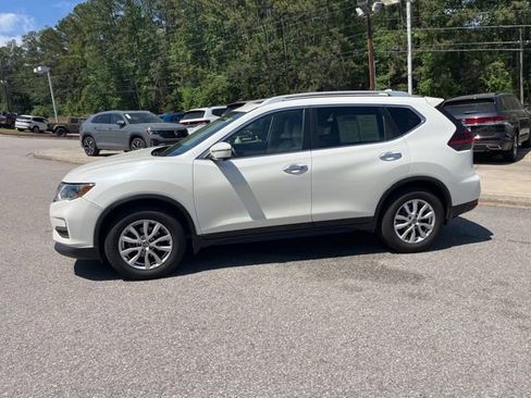 Used 2018 Nissan Rogue SV w/ Sun & Sound Touring Package FWD image 38