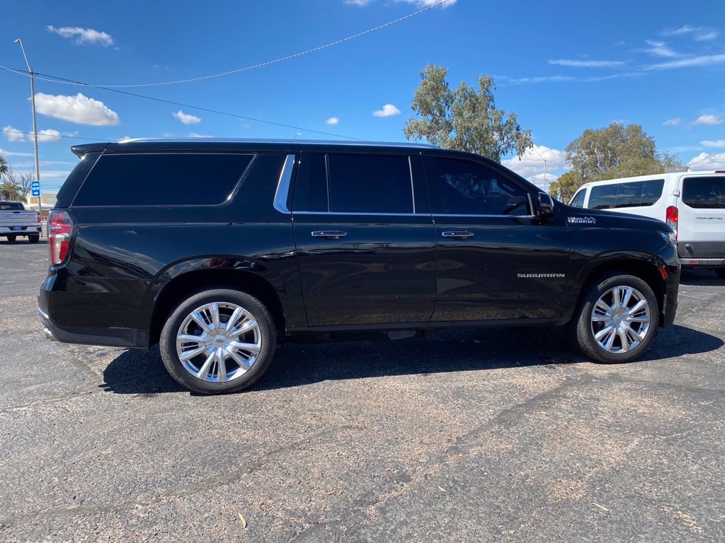 Used 2022 Chevrolet Suburban High Country AWD/4WD image 5