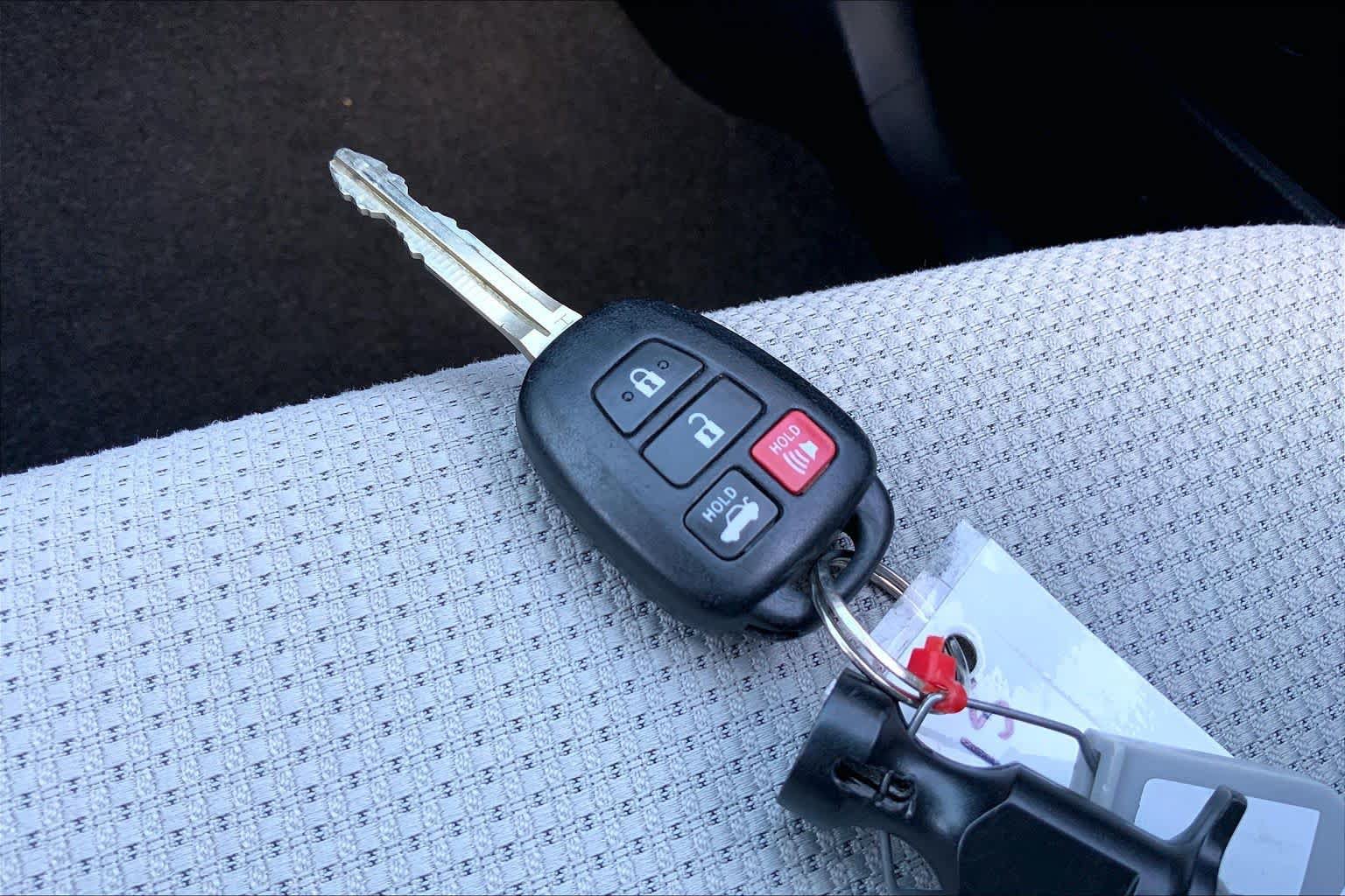 Used 2016 Toyota RAV4 XLE FWD image 12