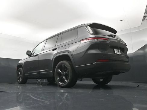 Used 2024 Jeep Grand Cherokee L Limited w/ Black Appearance Package AWD/4WD image 22