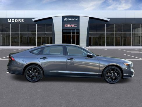 Used 2025 Honda Accord SE image 2