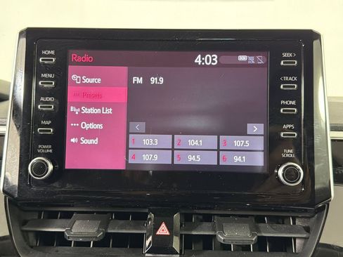 Used 2020 Toyota Corolla LE image 28