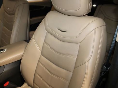 Certified 2025 Cadillac XT6 Sport w/ Platinum Package AWD/4WD image 7