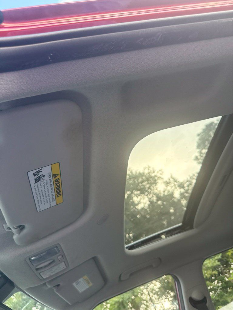Used 2025 Hyundai Venue SEL FWD image 24