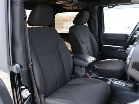 Used 2017 Jeep Wrangler Sport AWD/4WD image 16