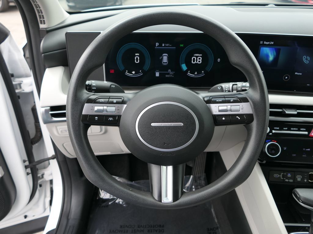 Used 2025 Hyundai Tucson SEL FWD image 16