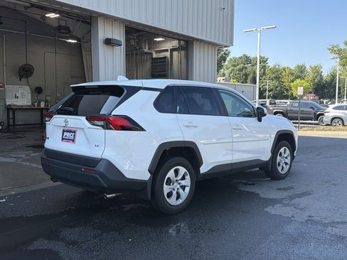 Used 2024 Toyota RAV4 LE FWD image 5