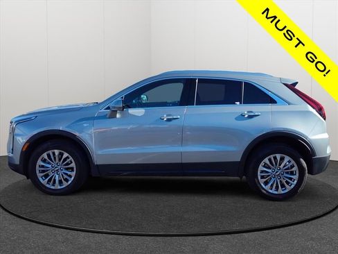 Used 2024 Cadillac XT4 Premium Luxury image 2