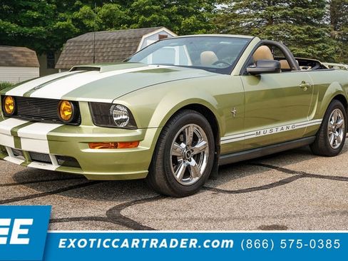 Used 2005 Ford Mustang Convertible RWD image 1