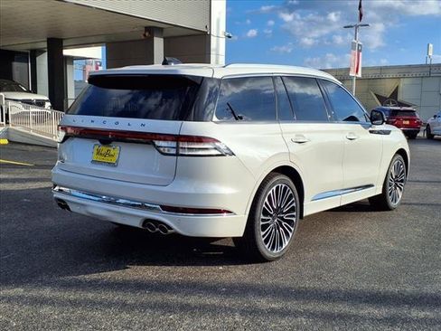 New 2025 Lincoln Aviator Black Label image 2