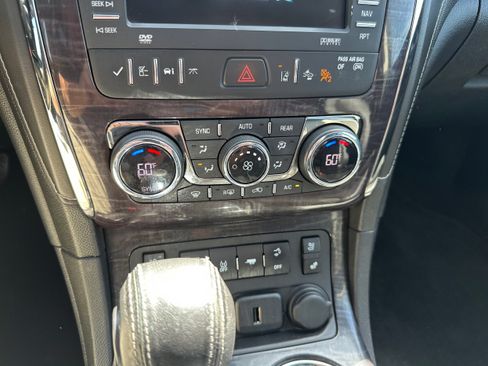 Used 2015 Buick Enclave Premium AWD/4WD image 32