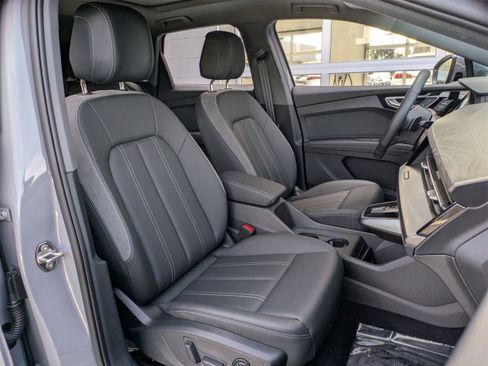 Used 2023 Audi Q4 e-tron Prestige image 28