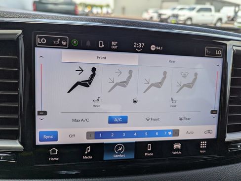 Used 2023 Chrysler Pacifica Touring-L FWD image 15