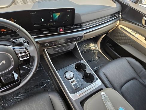 Certified 2026 Kia Carnival LXS FWD image 21