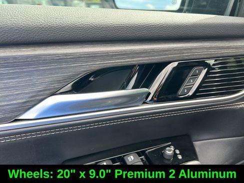 Used 2024 Jeep Wagoneer Series II AWD/4WD image 38
