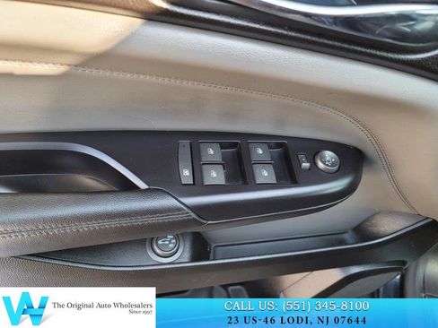 Used 2011 Cadillac SRX Luxury image 12