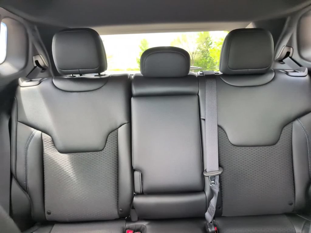 New 2026 Jeep Compass Latitude AWD/4WD image 37