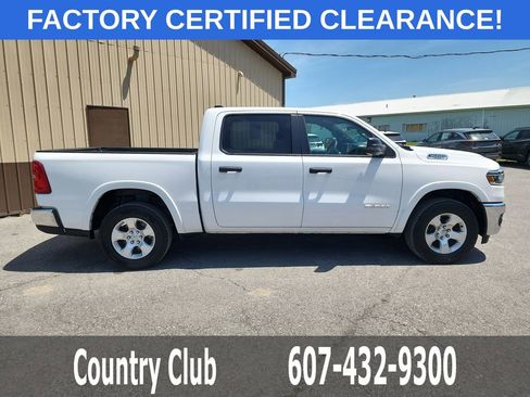 Used 2025 RAM 1500 Big Horn AWD/4WD image 9