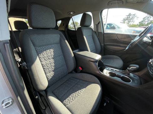 Used 2022 Chevrolet Equinox LT w/ Driver Convenience Package image 37