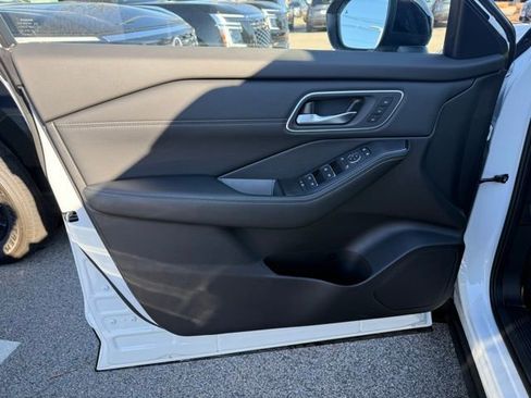 New 2026 Nissan Rogue Platinum w/ Platinum Premium Package image 16