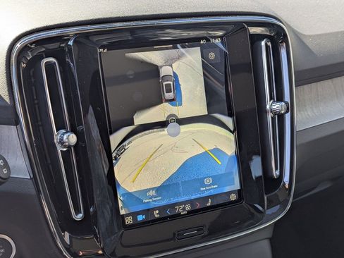 New 2025 Volvo XC40 B5 Plus w/ Protection Package Premier image 15