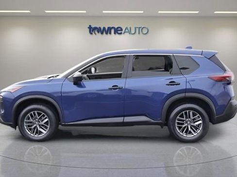 Used 2021 Nissan Rogue S image 2