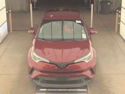 Used 2019 Toyota C-HR LE image 2
