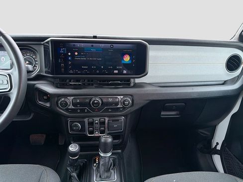 Used 2024 Jeep Wrangler Unlimited Sport AWD/4WD image 18