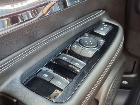 Used 2025 Lincoln Corsair FWD image 11