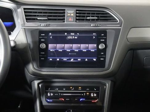 Used 2023 Volkswagen Tiguan SE image 28