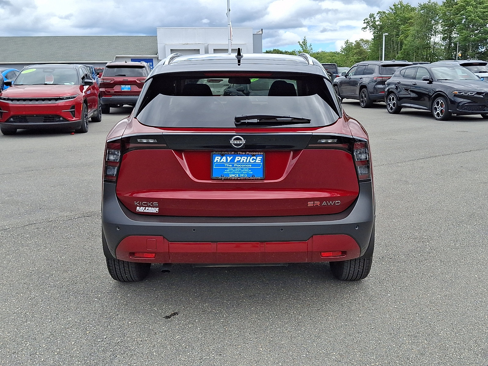 Used 2025 Nissan Kicks SR AWD/4WD image 5