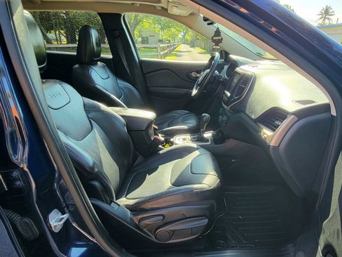 Used 2014 Jeep Cherokee Limited w/ Luxury Group AWD/4WD image 5