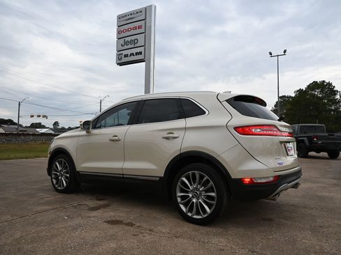 Used 2018 Lincoln MKC Reserve image 2