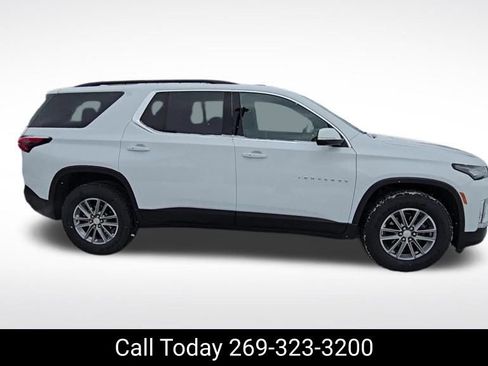 Certified 2023 Chevrolet Traverse LT w/ Rear Camera Mirror Package image 7