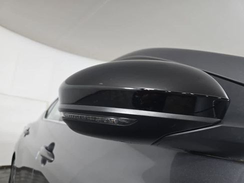 Used 2023 Nissan Sentra SR w/ Trunk Package image 5