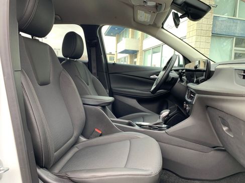 Used 2025 Buick Encore GX Preferred image 34