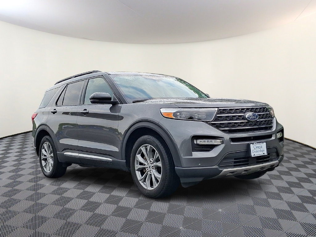 Certified 2023 Ford Explorer XLT w/ Equipment Group 202A AWD/4WD image 1