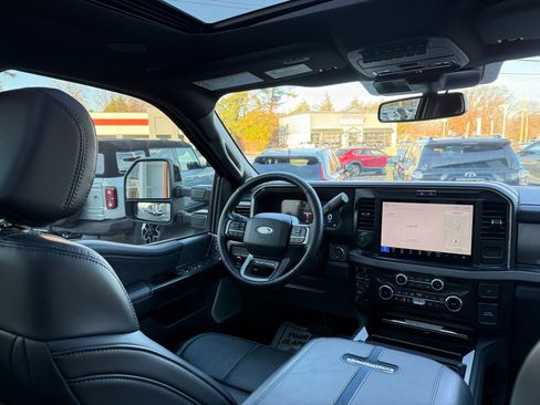 Used 2025 Ford F250 Platinum image 40