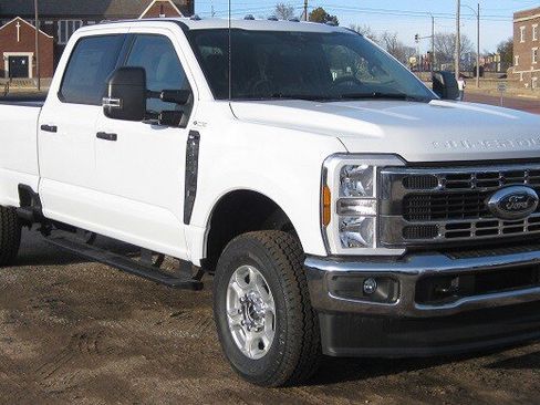 New 2026 Ford F350 XLT w/ Camper Package image 7