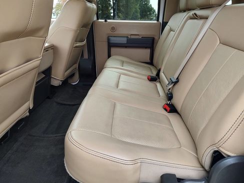 Used 2011 Ford F450 Lariat w/ Chrome Pkg image 14