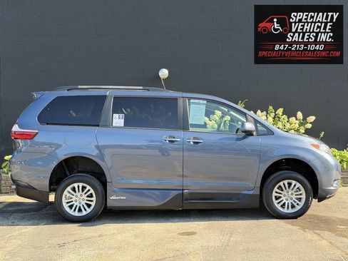 Used 2016 Toyota Sienna XLE FWD image 4