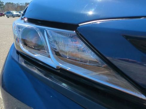 Used 2024 Toyota Camry SE image 10