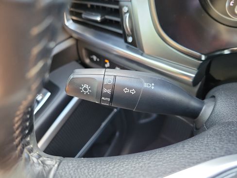 Used 2022 Kia Telluride S FWD image 30