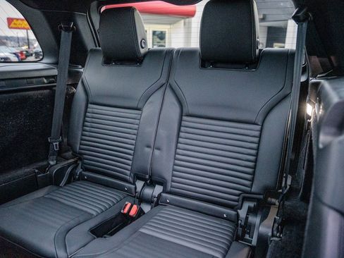 Used 2023 Land Rover Discovery S R-Dynamic image 20