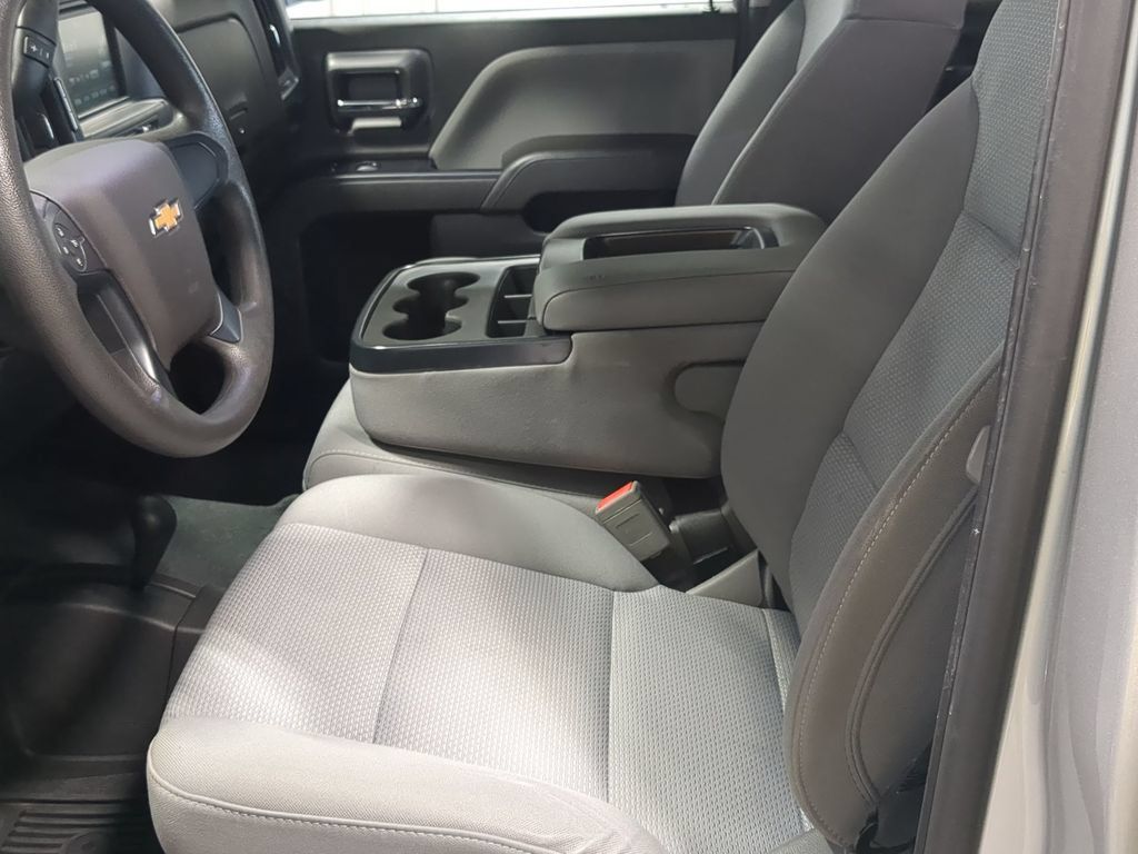 Used 2019 Chevrolet Silverado 1500 Custom w/ Custom Convenience Package AWD/4WD image 20