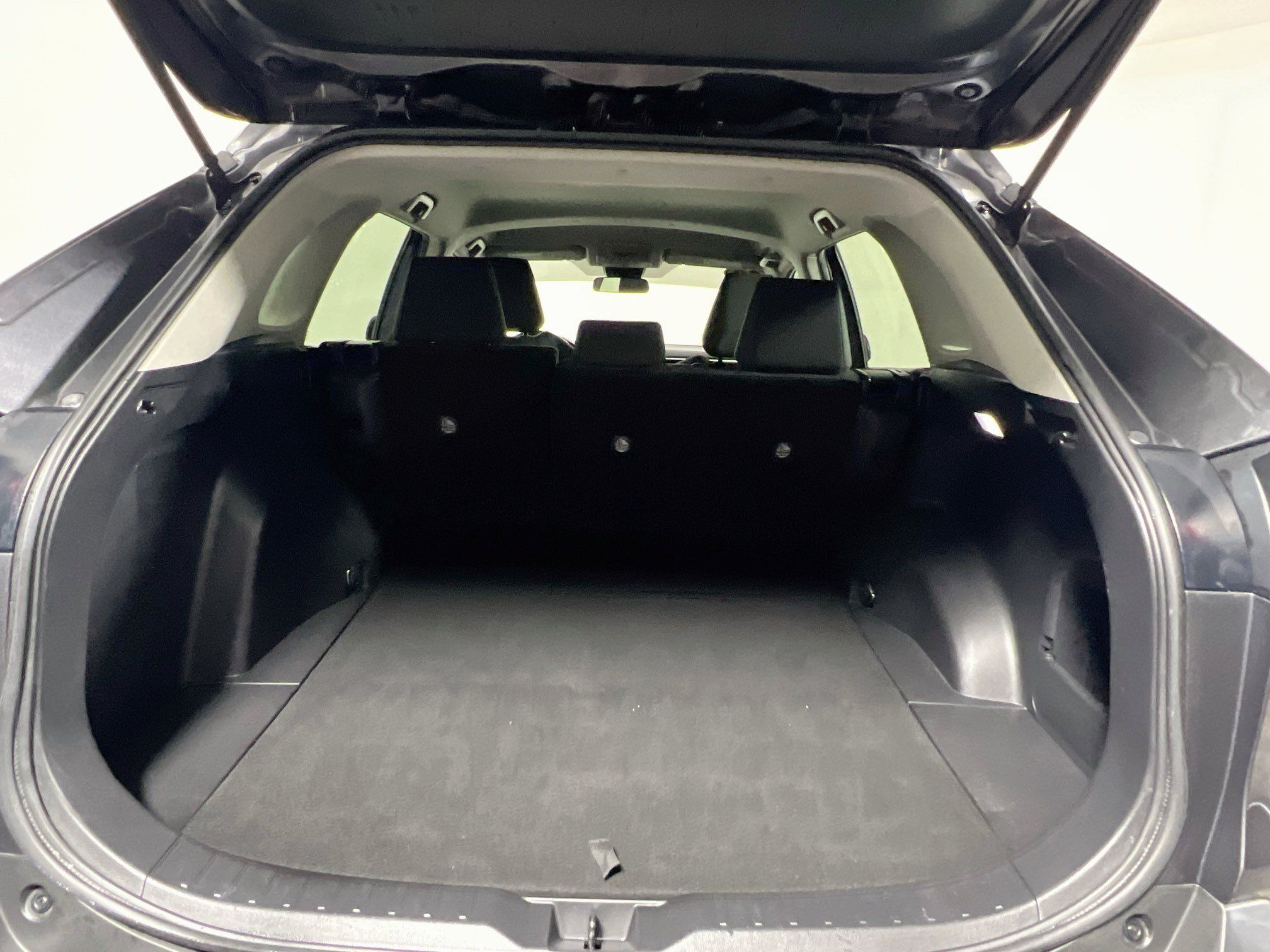 Used 2022 Toyota RAV4 LE AWD/4WD image 32