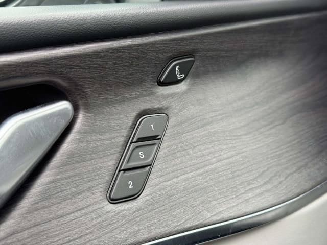 Used 2021 Jeep Grand Cherokee L Overland w/ Luxury Tech Group IV AWD/4WD image 21