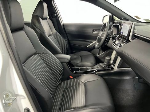 Used 2024 Toyota Corolla Cross XSE image 34