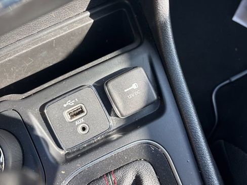 Used 2021 Jeep Cherokee Trailhawk image 32