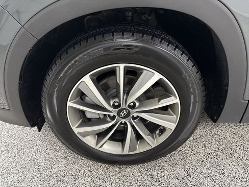 Used 2020 Hyundai Santa Fe SEL w/ Convenience + Premium Package image 17